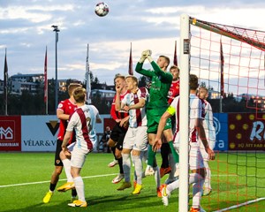 Víkingur 9-0 Leiknir